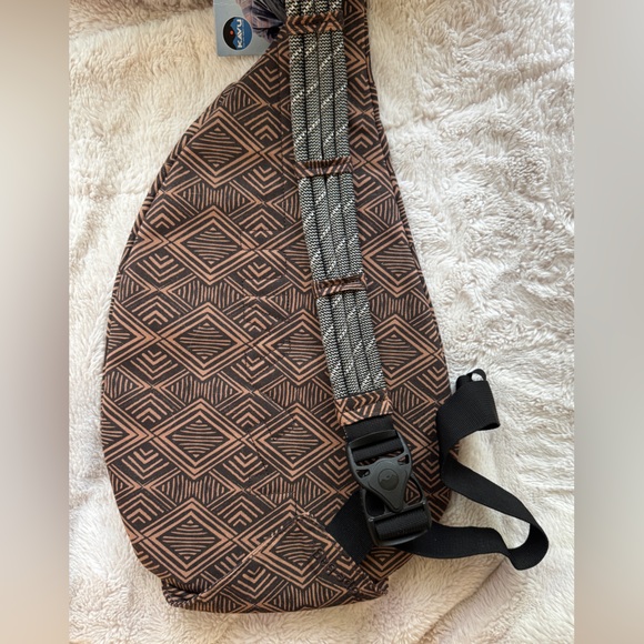 KAVU Sling Bag with Geometric Design in Tan and Black - Picture 3 of 5